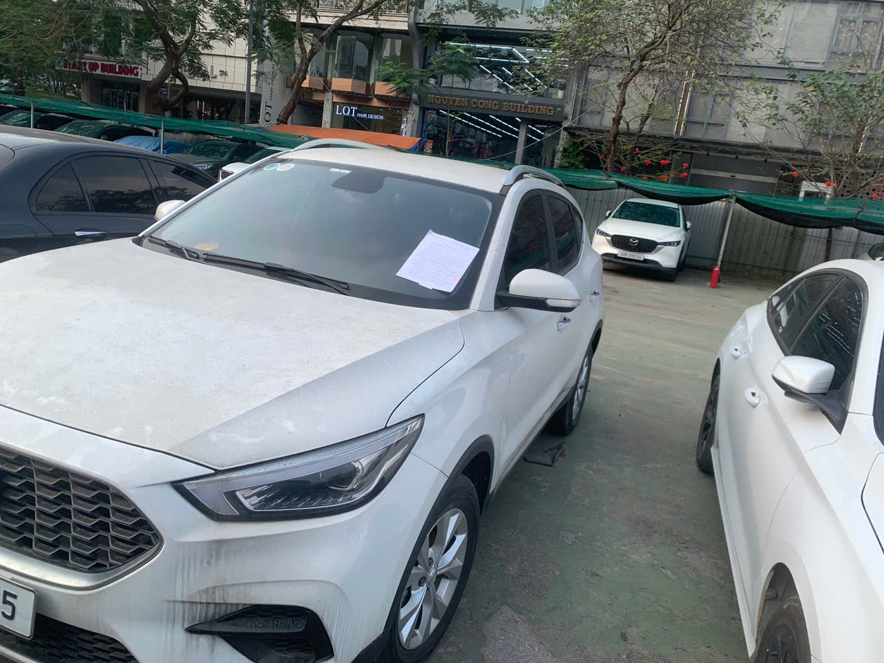 Xe ô tô con nhãn hiệu: Mercedes-Benz, số loại: S450, Màu sơn: Đen, BKS: 30G - 468.89, Số chỗ ngồi: 04, Số khung: 29641A536105, Số máy: 682431095572 theo Giấy chứng nhận đăng ký xe ô tô số 762128 do Phòng Cảnh sát giao thông - Công an thành phố Hà Nội cấp ngày 08/08/2020, đứng tên Công ty TNHH MTV Thương mại Cửu Long
